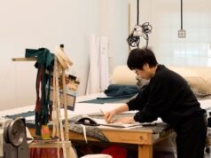 Apakah Anda akan membayar tarif tinggi atau kehilangan pelanggan di AS? Beberapa pengecer Kanada terpaksa membuat pilihan karena penjualan saat liburan