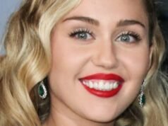 Penampilan berani Miley Cyrus di karpet merah hadir dengan cincin misteri